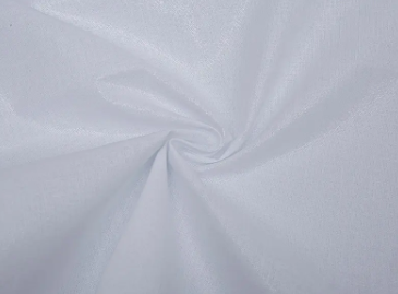 In che modo le camicie interlinuano il tessuto e prolungano la vita della camicia?